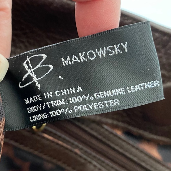 B. Makowsky Leather Purse + Dust Bag - Picture 10 of 15